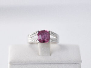 14 KT White Gold Ring with Ruby & Diamonds