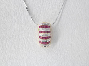18 KT Gold Pendant with Rubies & Diamonds