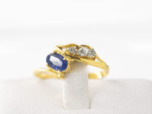 14 KT Gold Ring with Blue Sapphire & Diamonds