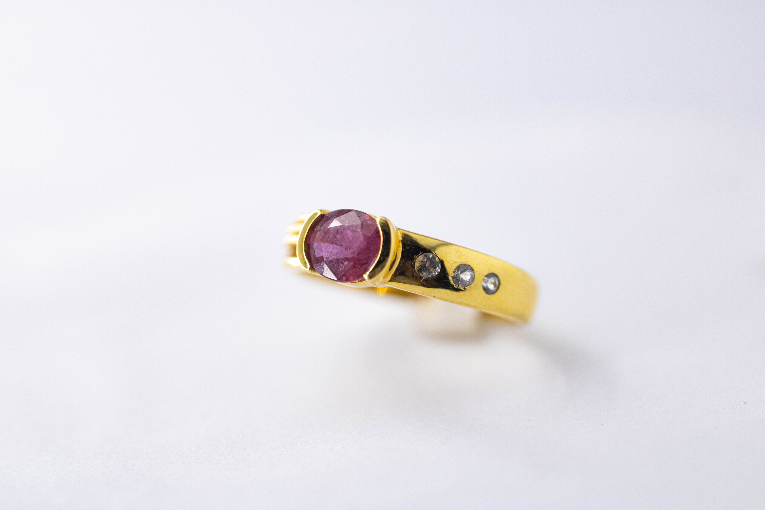 YGR 16 - 9 KT Gold Ring with Ruby + Diamonds - Image 2