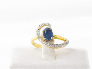 YGR 18 - 9 Karat Gold RING With BLUE Sapphire