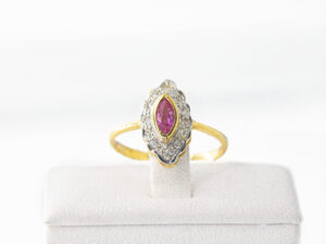 YGR 46 - 9 Kt Gold Ring with Pink Sapphire