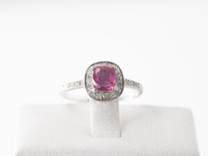 WGR 12 - 14 Kt White Gold Ring with Pink Sapphire