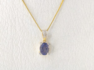 YGP 27 - 14 KT Gold Pendant with Kynite
