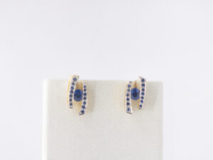 14 KT White Gold Ring with Blue Sapphire