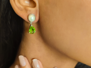 Earring with Peridot & Pearl
